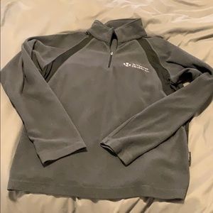 Grey fleece pullover 1/4 zip